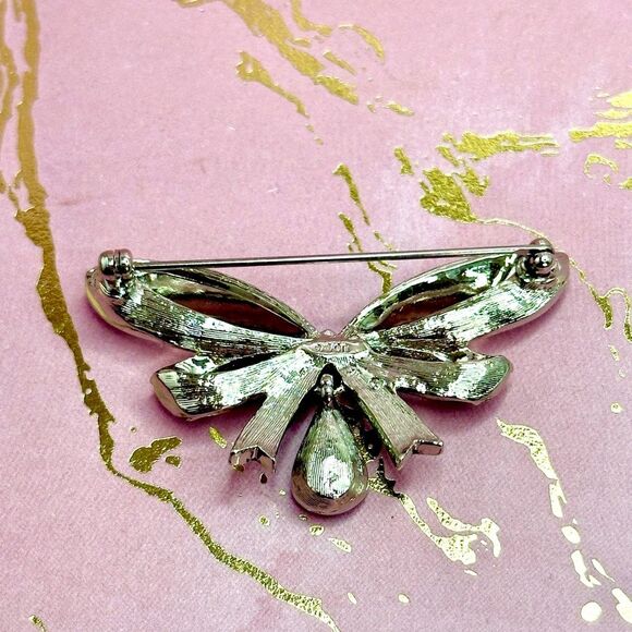Avon Vintage Victorian Butterfly Bow Brooch - Picture 3 of 3